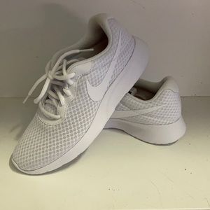 White Nike Revolution 5 - Brand New Size 8